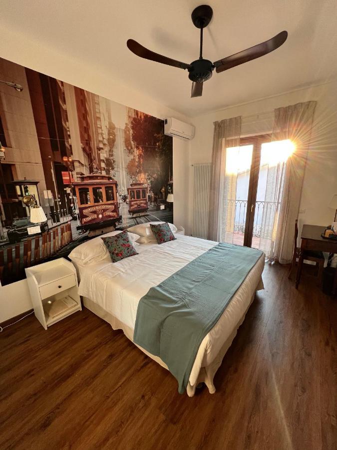 Guest House Le Vagabonde 피우미치노 외부 사진