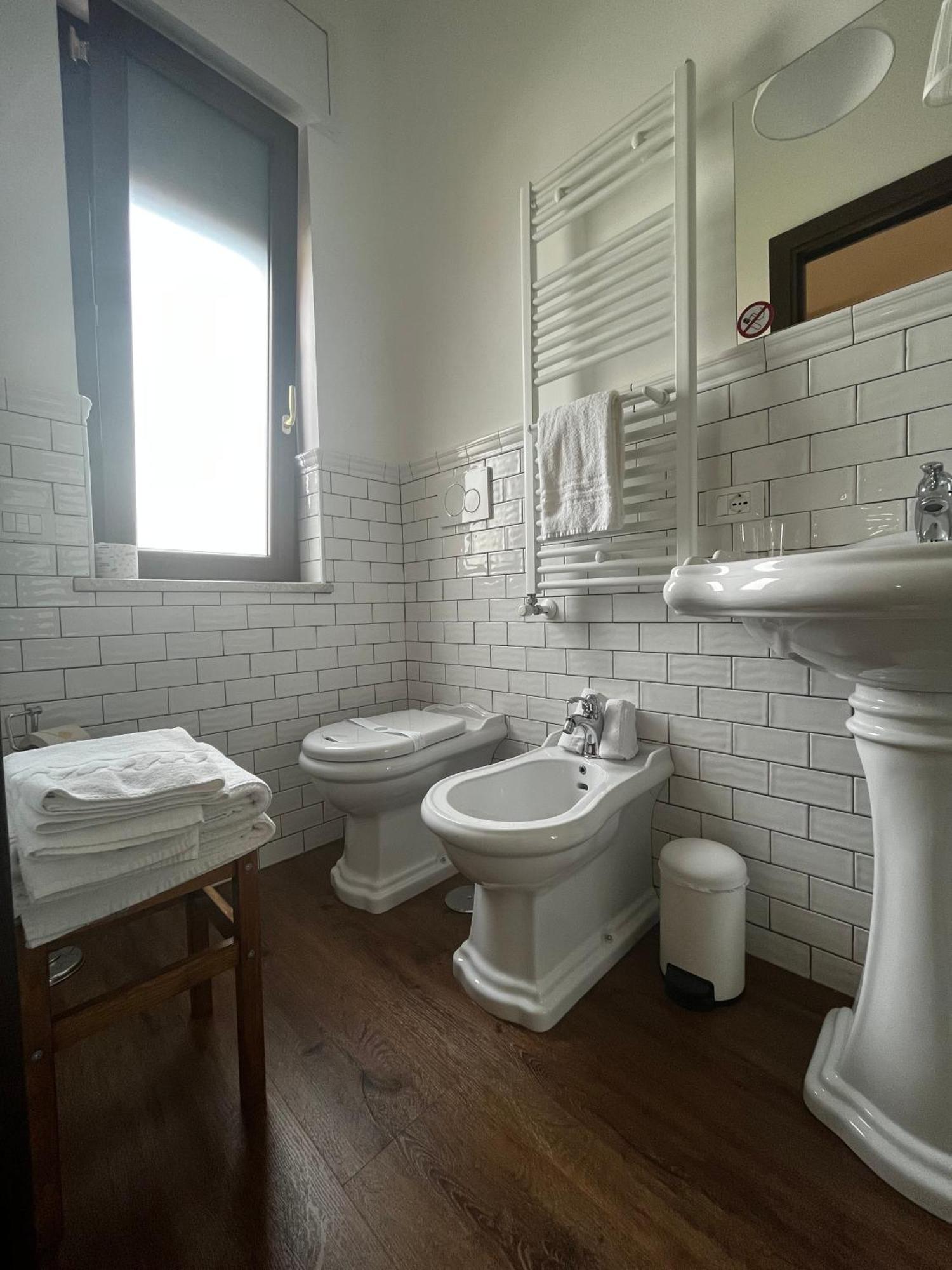 Guest House Le Vagabonde 피우미치노 외부 사진
