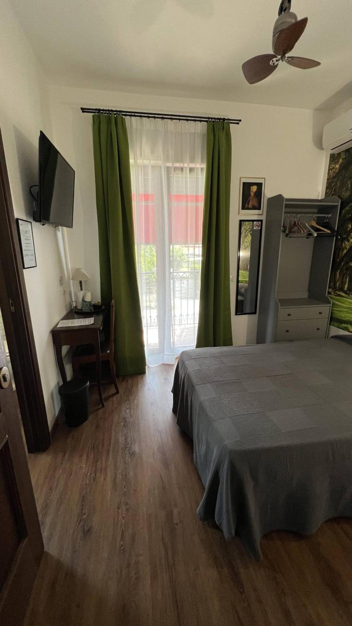 Guest House Le Vagabonde 피우미치노 외부 사진